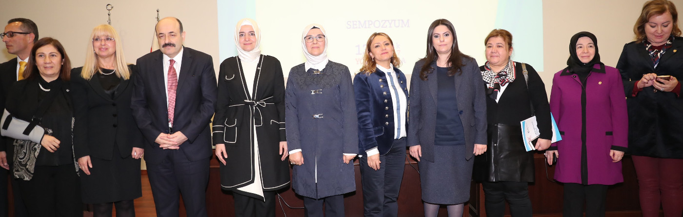 Bakan Kaya, Yükseköğretim Kurulu Başkanlığı'nda düzenlenen "Kadınların Mesleki Eğitimi ve Kadın İstihdamı Sempozyumu"na katıldı.