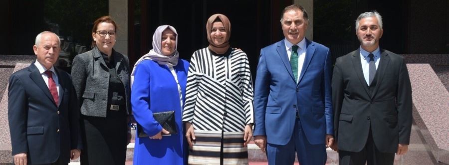 "Bakanlığımızın gerçekleştirdiği 'Boşanma Süreci Danışmanlığı'nın daha yoğun şekilde kullanımını sağlayacak yasal bir düzenleme yapacağız"