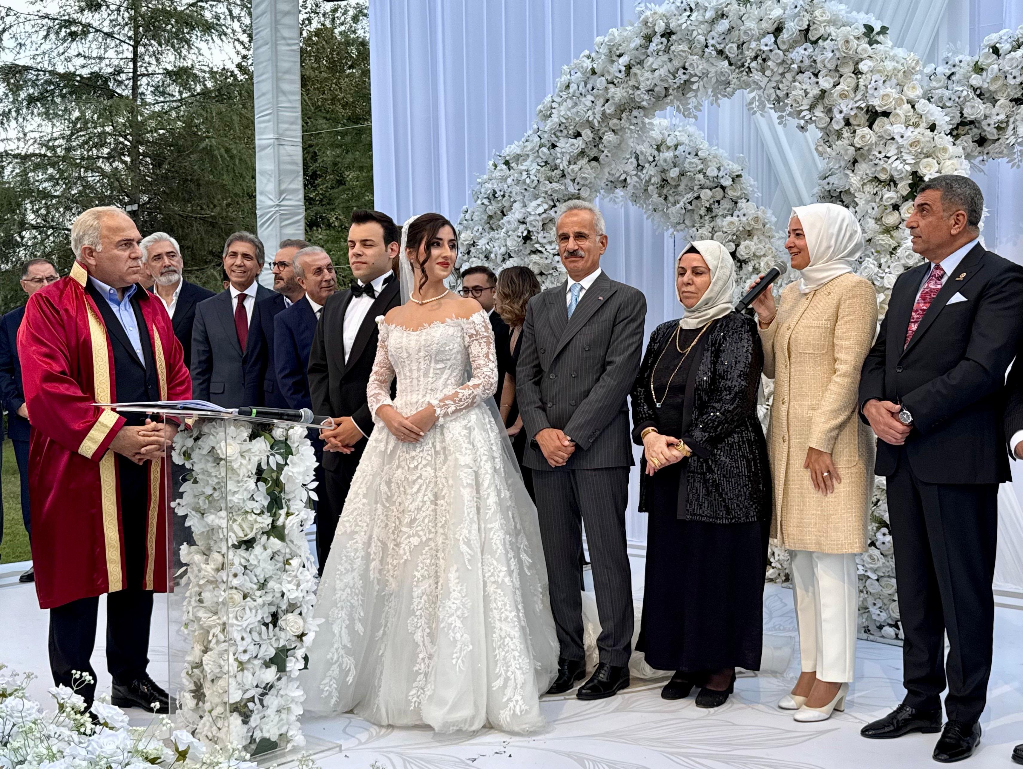 AK Parti Genel Başkan Yardımcısı Sayan Kaya Zorluoğlu Çiftinin Düğün Törenine Katıldı