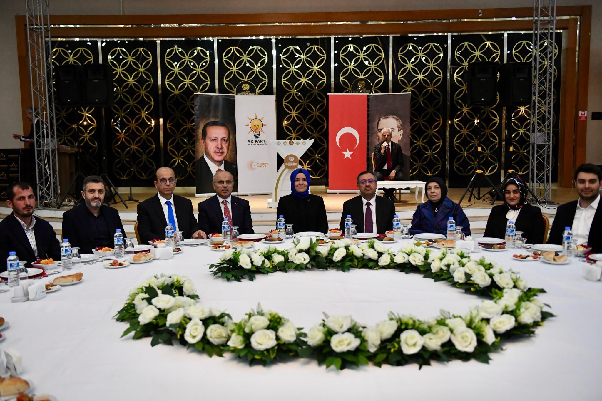 AK Parti Genel Başkan Yardımcısı Sayan: Mübarek Ramazan’da Gönüllerimiz İftar Sofralarında Buluşuyor