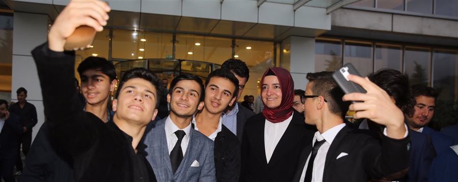 ''Fikri hür, vicdanı hür nesiller yetiştirmek için her alanda olduğu gibi eğitimde de ciddi bir seferberlik içerisindeyiz’’