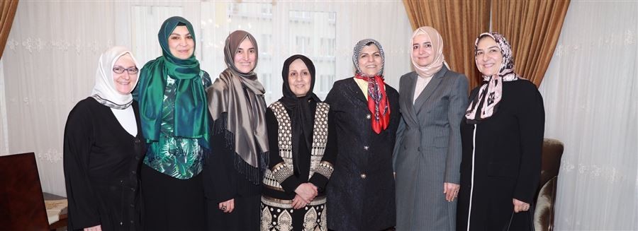 Bakan Kaya, İran’dan gelen heyete Çocuk Evleri modelini anlattı.