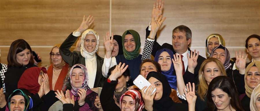 Kadınlar, çocuklar bebekler katledilirken susmadık susmayacağız. Esed rejimi de bu yaptığı zulmün hesabını bir gün elbet verecek