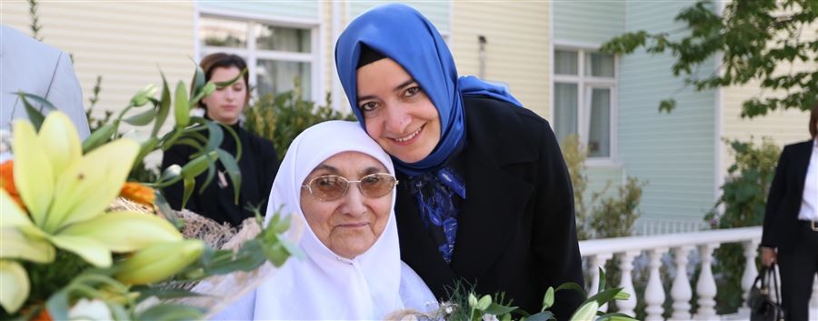 "Yaptığımız bu yardımlar, ülkemizin güçlü ekonomisinin ve siyasi istikrarın sonuçları. İnşallah önümüzdeki dönemde de bu destekler artarak devam edecek"