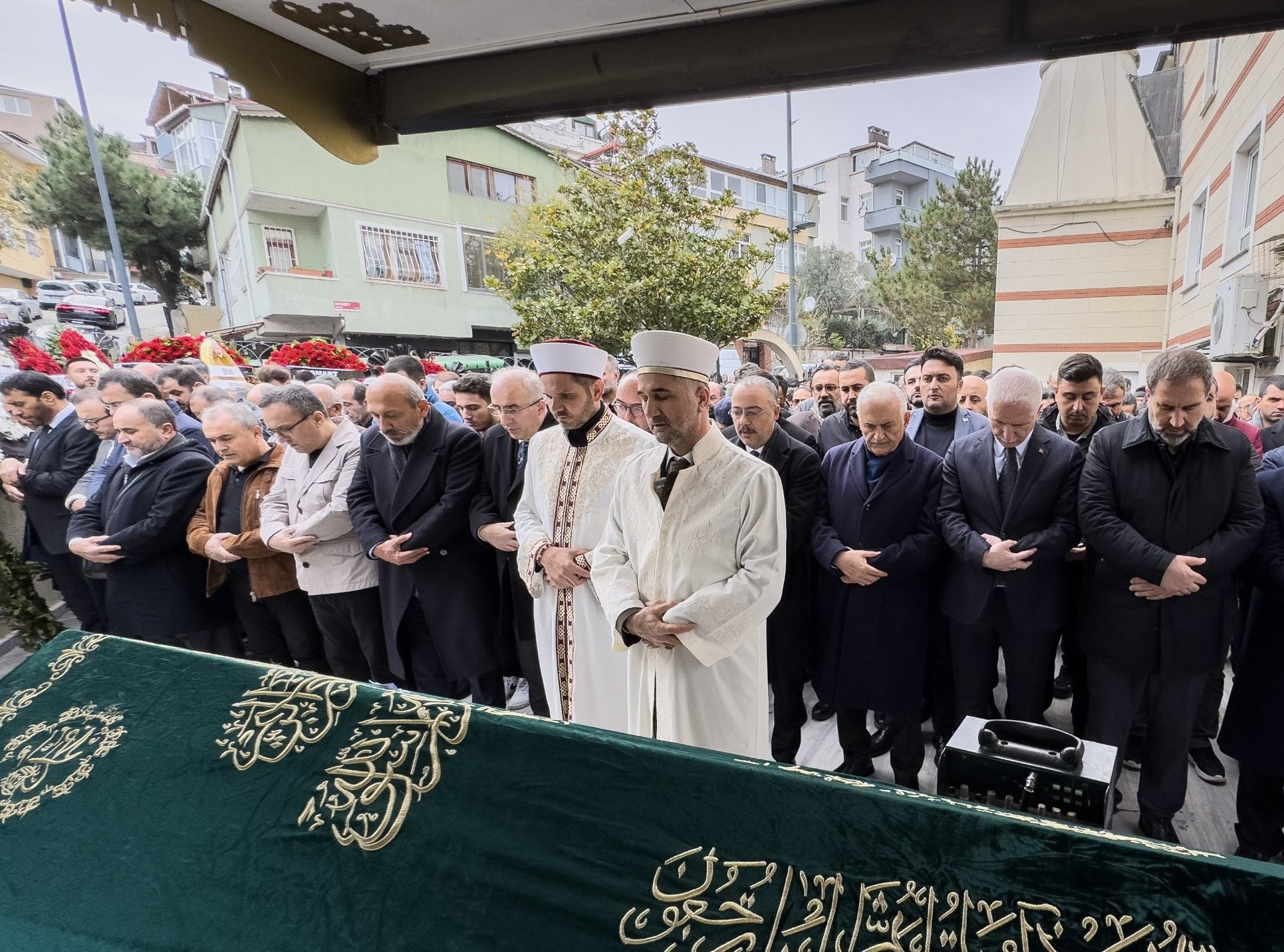 AK Parti Genel Başkan Yardımcısı Sayan Durmuş Yılmaz'ın Cenaze Törenine Katıldı