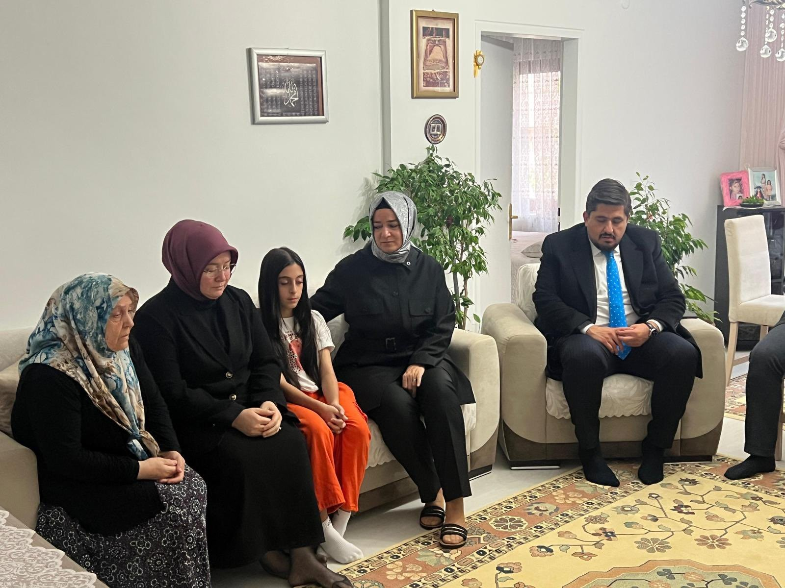 Sosyal Politikalar Başkanı Sayan’dan Vefa Örneği