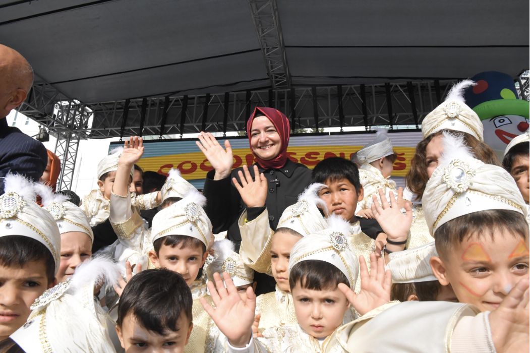 AK Parti Sosyal Politikalar Başkanı Sayan: Çocuklar Gülerse Dünya Gülermiş