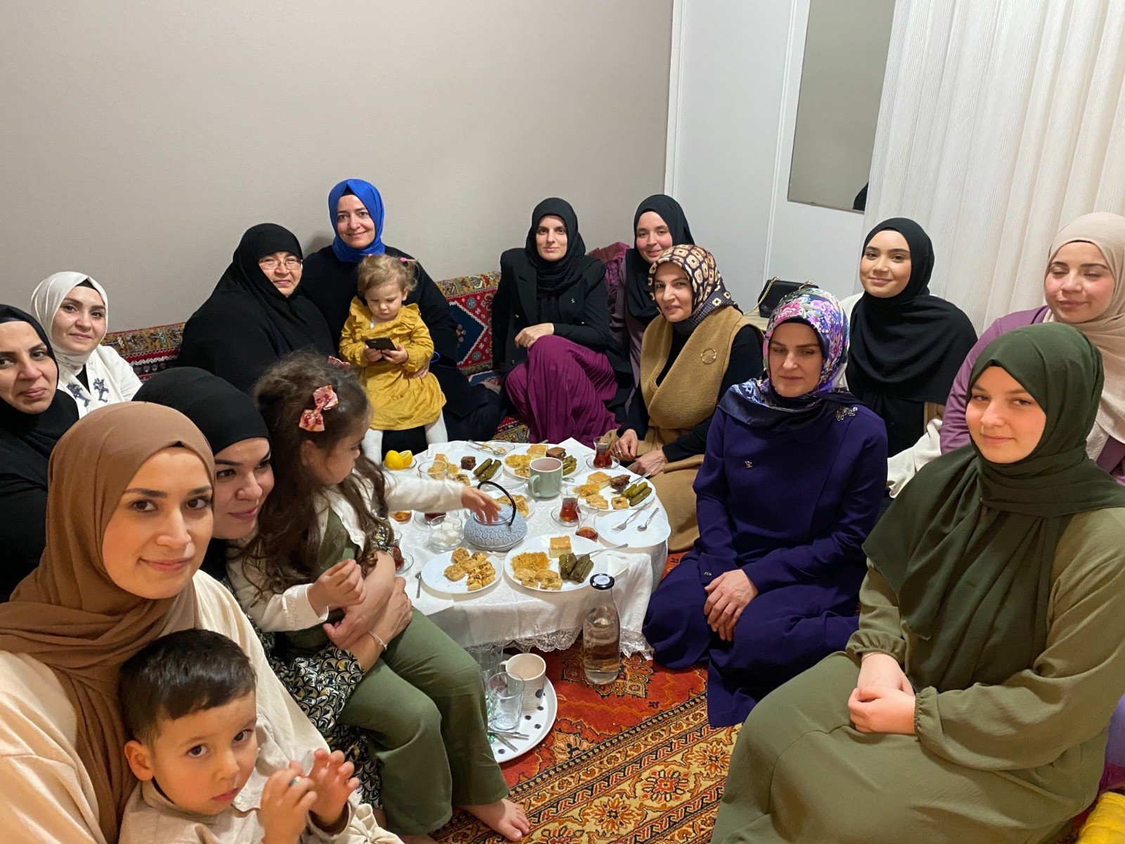 İstanbul Milletvekili Sayan Ramazan Bayramı'nda Avrupa’da Yaşayan Türk Vatandaşları Ziyaret Etti