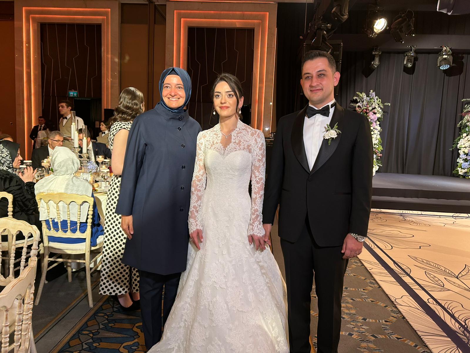 AK Parti Genel Başkan Yardımcısı Sayan Kaya Vuslat ve Cemil Çiftinin Düğün Törenine Katıldı