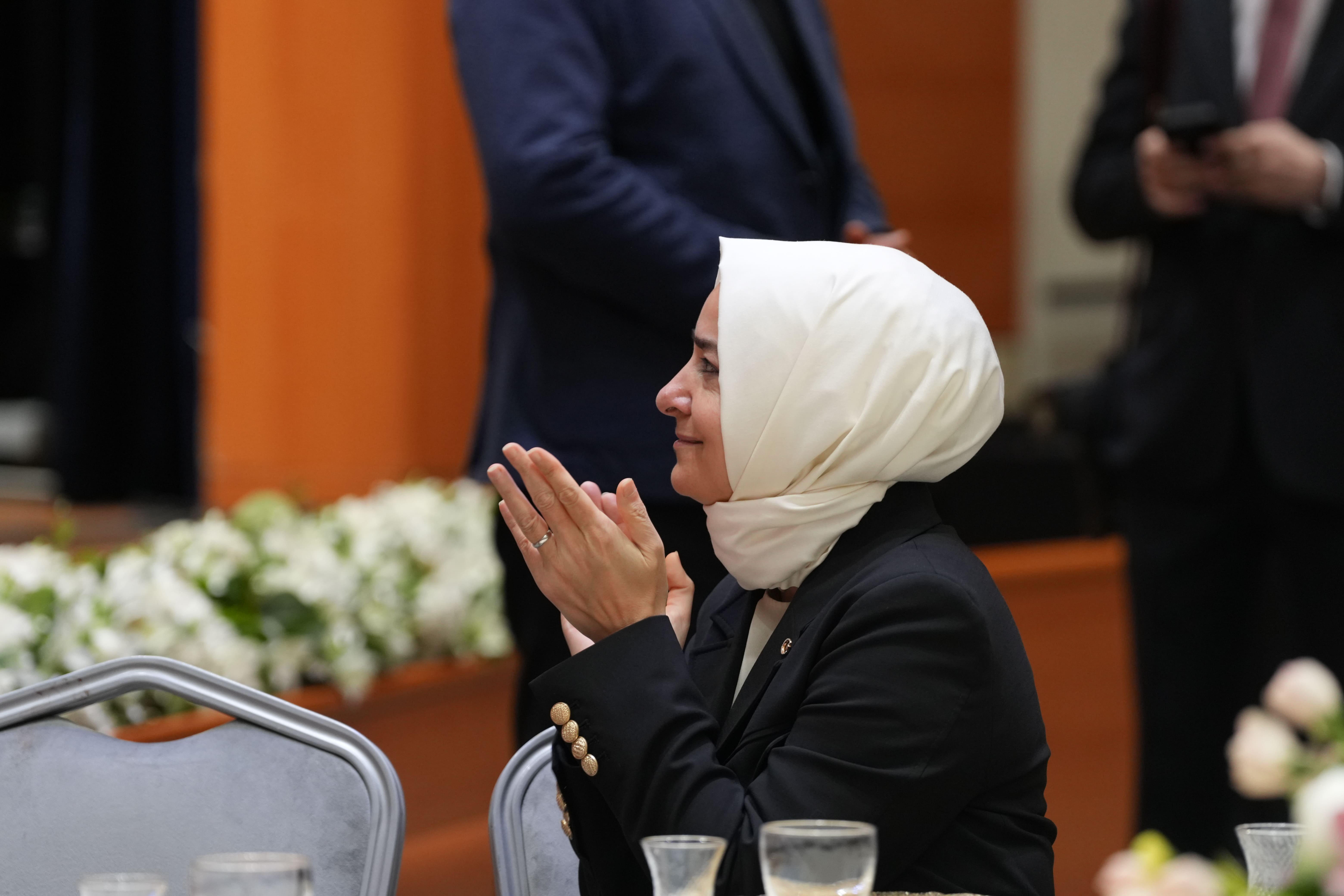 AK Parti Genel Başkan Yardımcısı Sayan Kaya, “İz ve İlmek: Hanım Sultanlardan Anadolu Kadınlarına” Vefa İftarına Katıldı