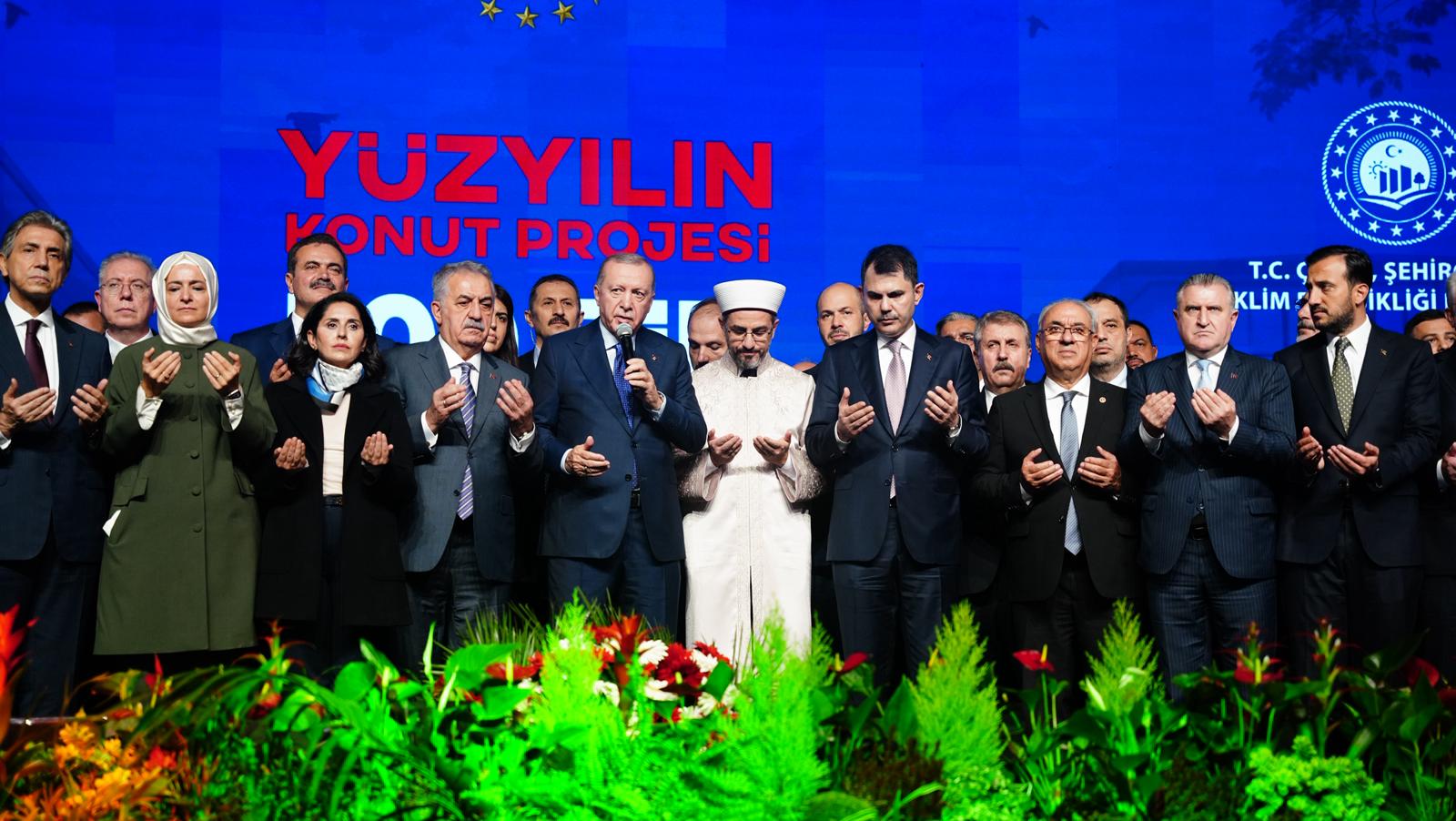 AK Parti Genel Başkan Yardımcısı Sayan Kaya Yüzyılın Konut Projesi Tanıtım Töreni’ne Katıldı