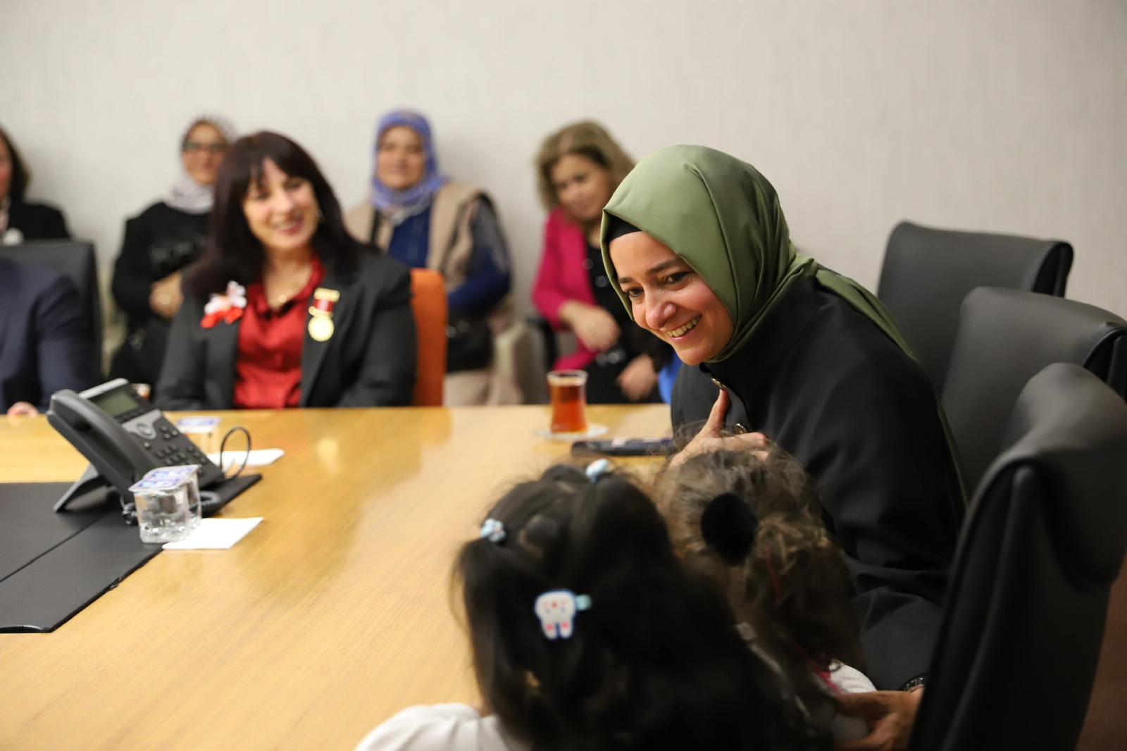 AK Parti Genel Başkan Yardımcısı Sayan Kaya, Şehit Ailelerini Genel Merkezde Ağırladı