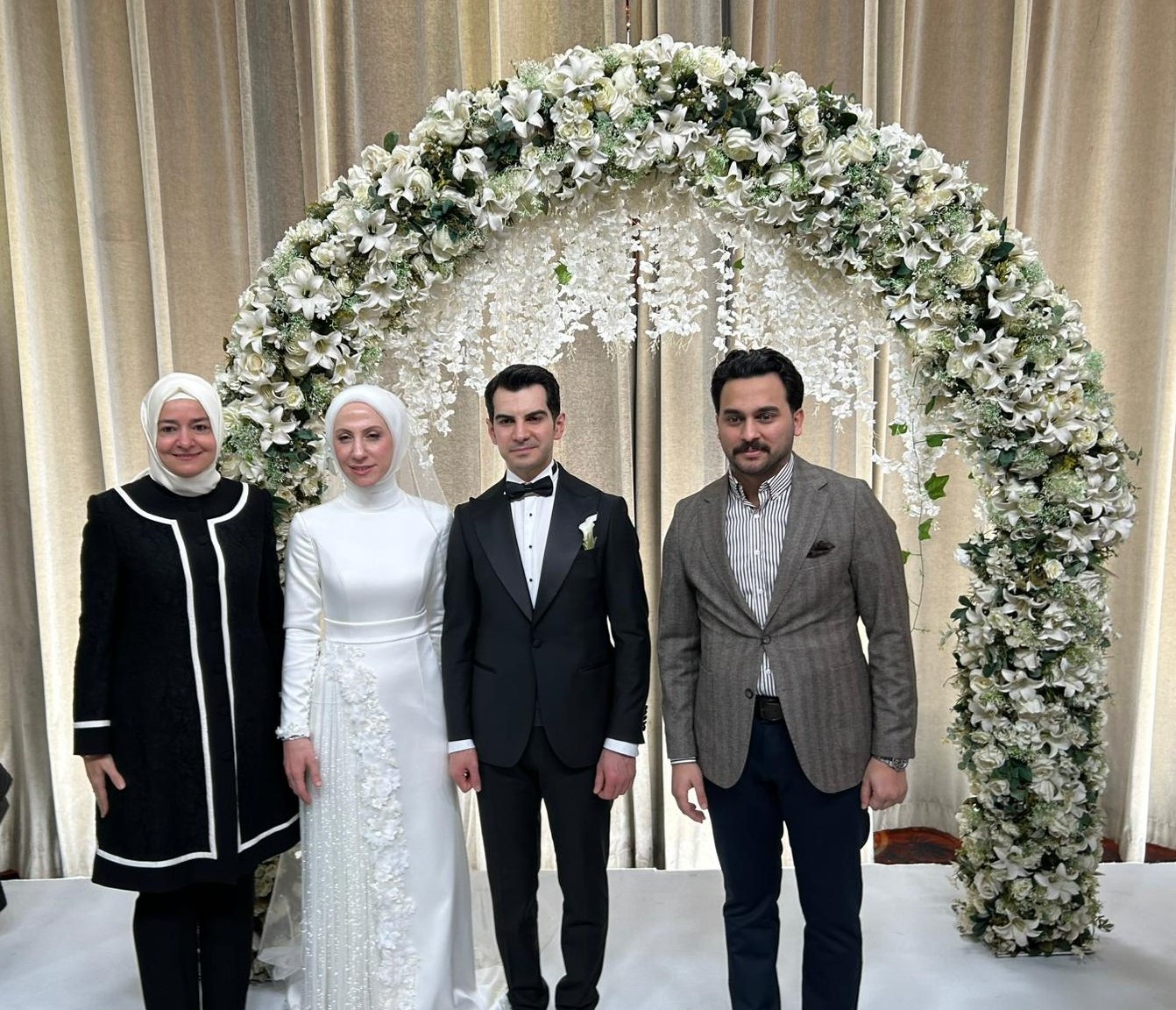 AK Parti Genel Başkan Yardımcısı Sayan Kaya, Safa Koçoğlu ve Mehmet Gürsoy’un Düğününe Katıldı