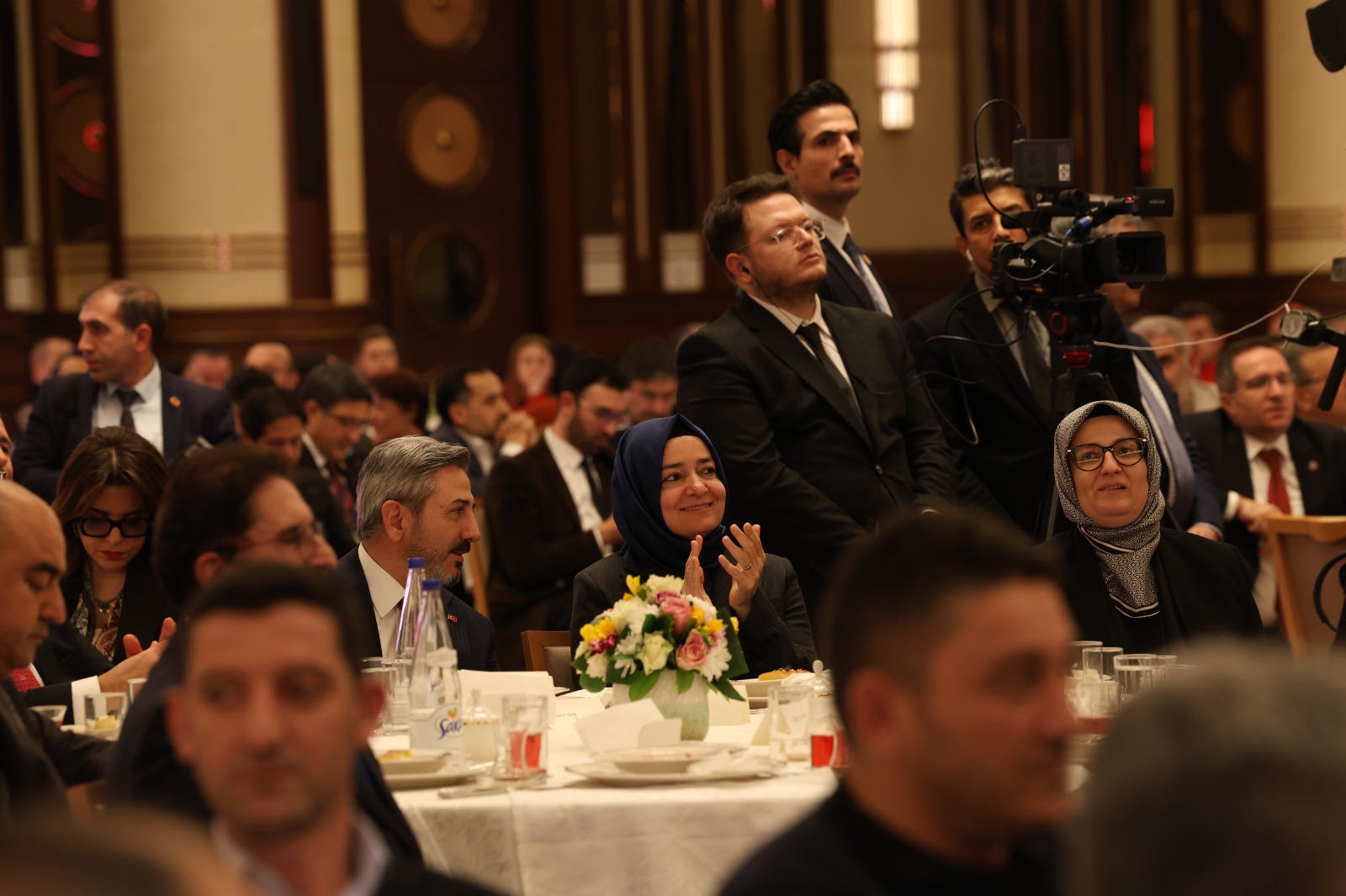 AK Parti Genel Başkan Yardımcısı Sayan Kaya, Emekçilerle İftar Programına Katıldı