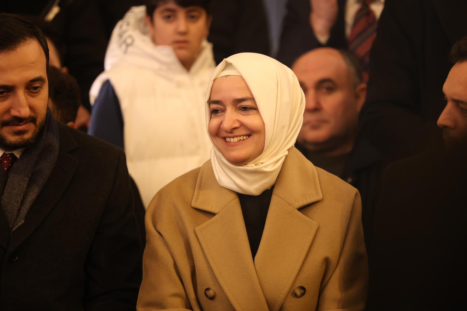 AK Parti Genel Başkan Yardımcısı Sayan Kaya, İstanbul İl Başkanlığı’nda Gençlerle Bir Araya Geldi