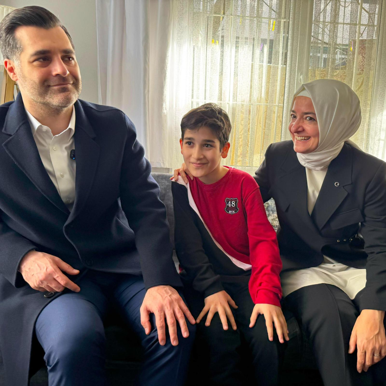 AK Parti Genel Başkan Yardımcısı Sayan Kaya, Üsküdar’da Hane Ziyaretlerinde Bulundu