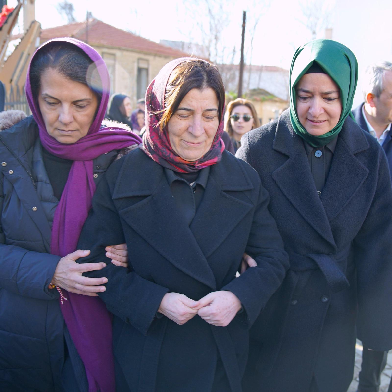 AK Parti Genel Başkan Yardımcısı Sayan Kaya, Fatma Aksal’ın Babasının Cenaze Törenine Katıldı