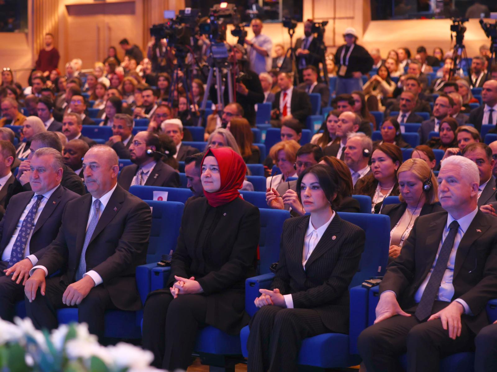 AK Parti Genel Başkan Yardımcısı Sayan Kaya, OECD 2026 Beceriler Zirvesi’ne Katıldı