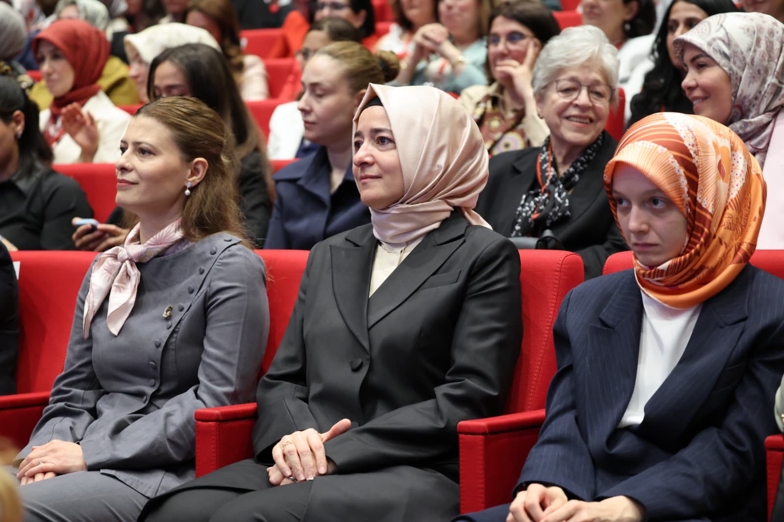 AK Parti Genel Başkan Yardımcısı Sayan Kaya, Gönül Elçileri Koruyucu Aile Vizyon Çalıştayı Kapanış Programı’na Katıldı