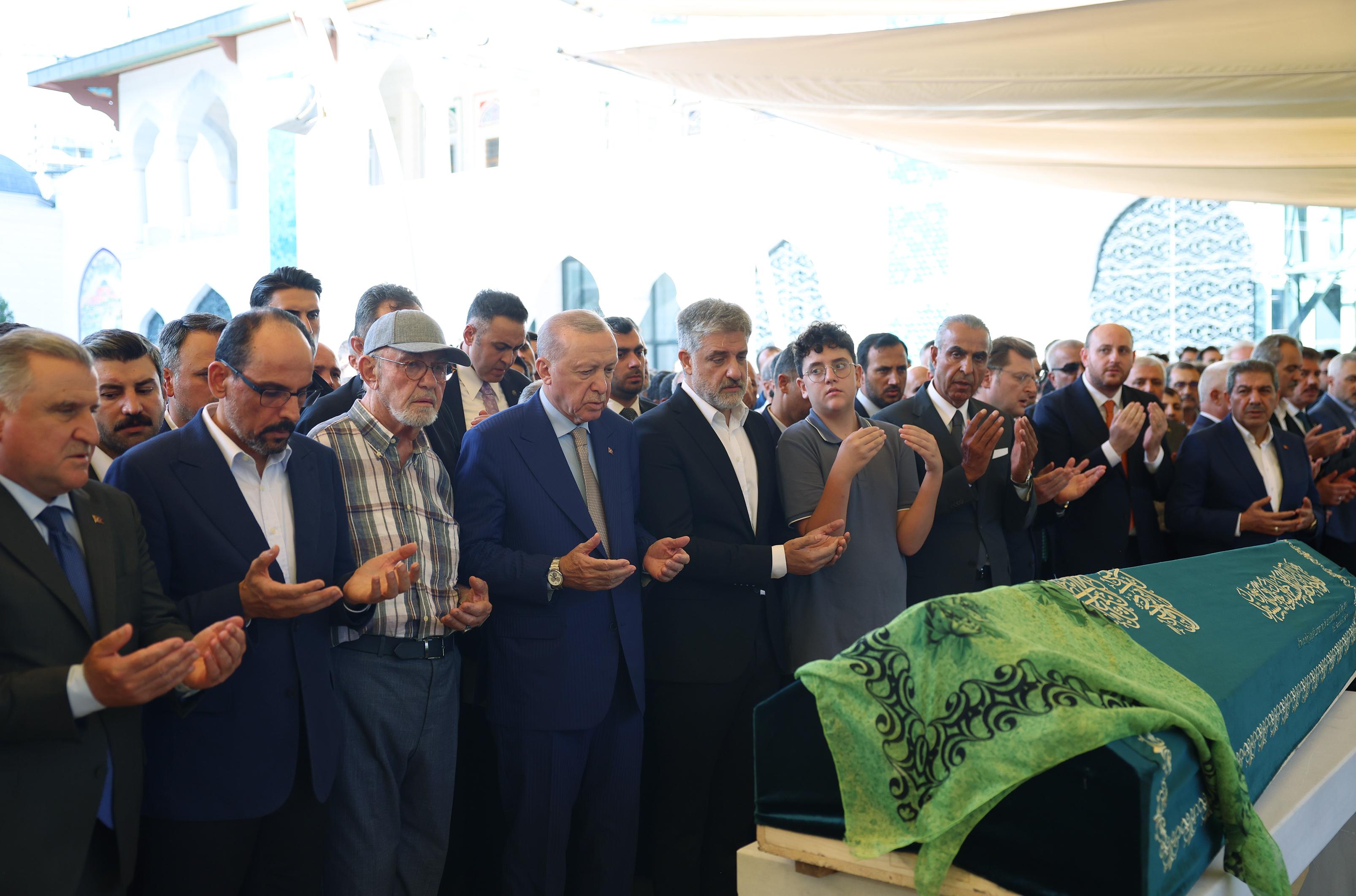 Sayan Kaya, Fatma Zehra Önen’in Cenaze Törenine Katıldı