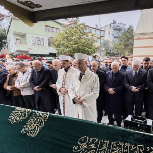 AK Parti Genel Başkan Yardımcısı Sayan Durmuş Yılmaz'ın Cenaze Törenine Katıldı